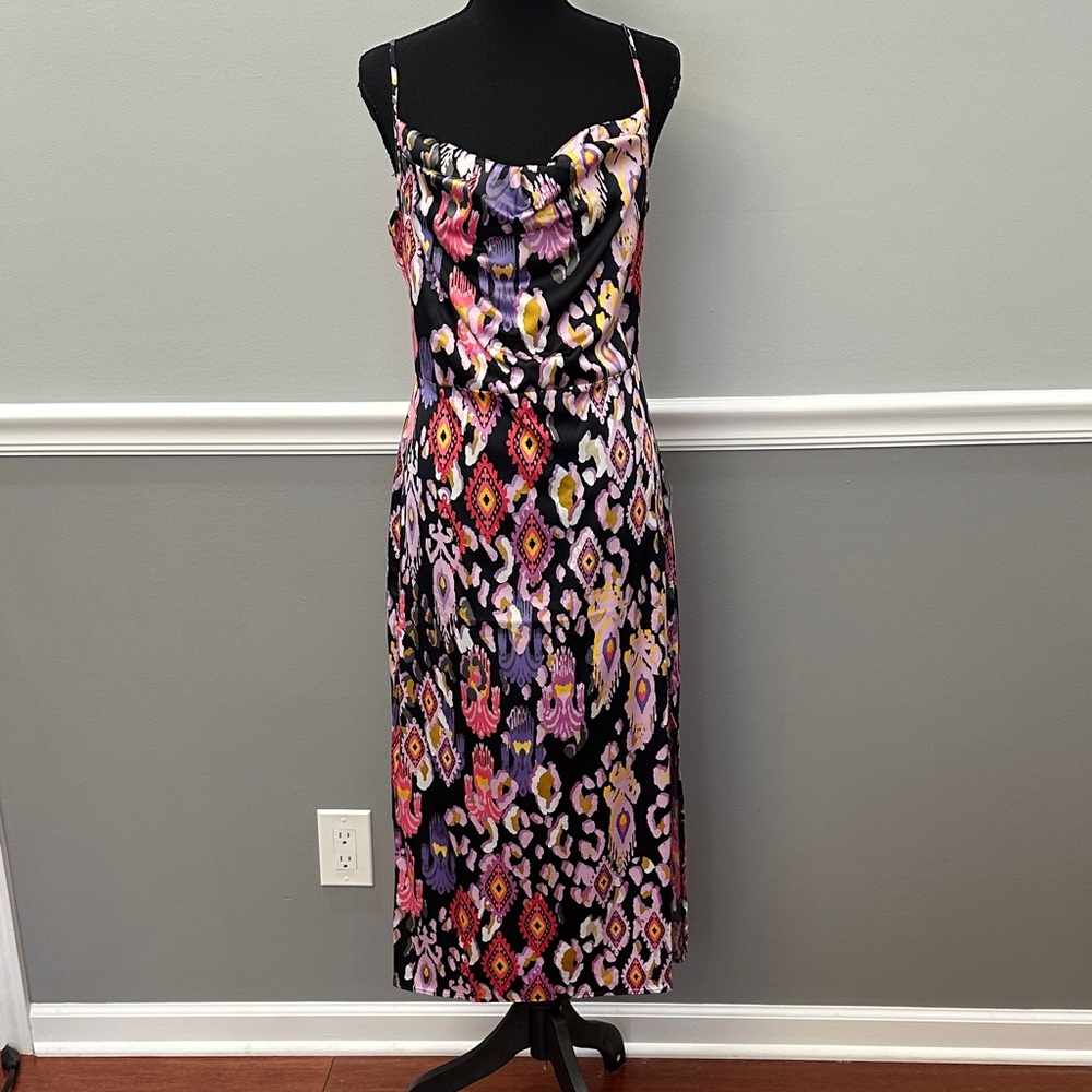 VENUS Vibrant Floral Midi Dress
